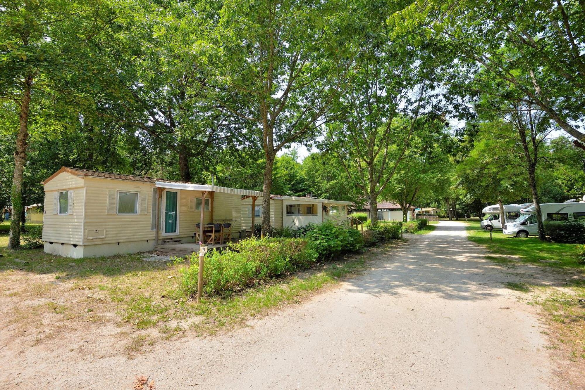 Camping Etang De La Vallee Combreux Kültér fotó