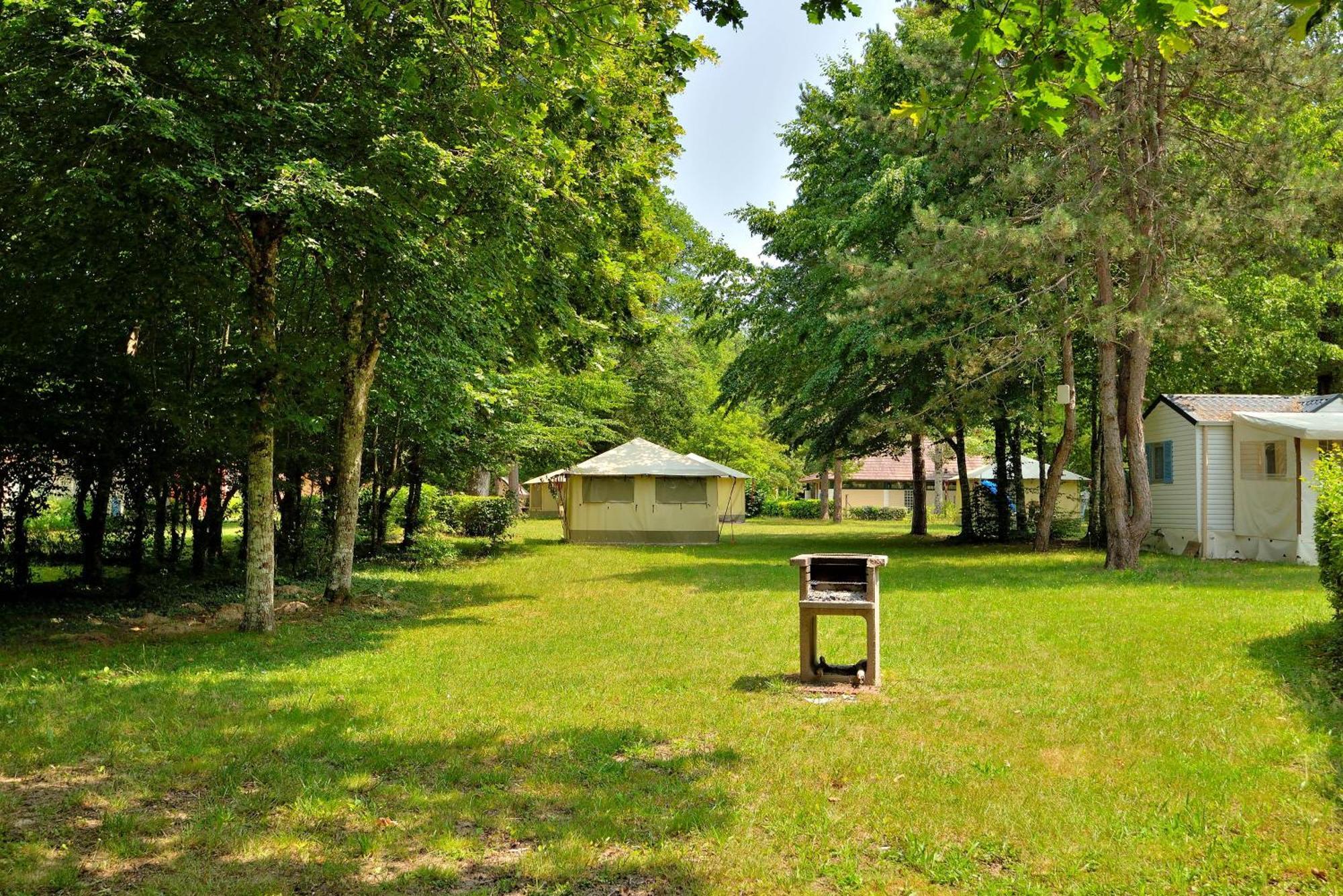 Camping Etang De La Vallee Combreux Kültér fotó