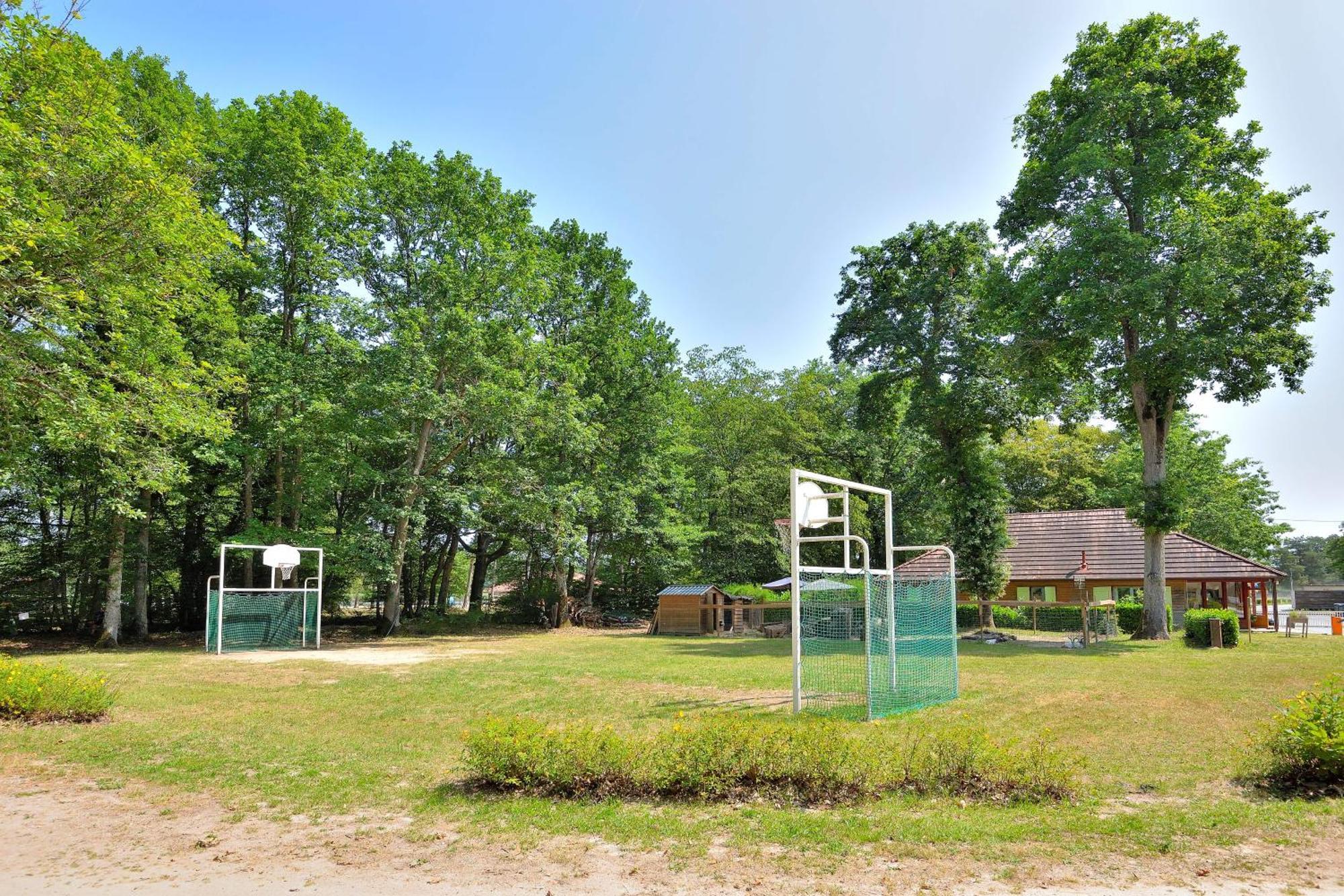 Camping Etang De La Vallee Combreux Kültér fotó