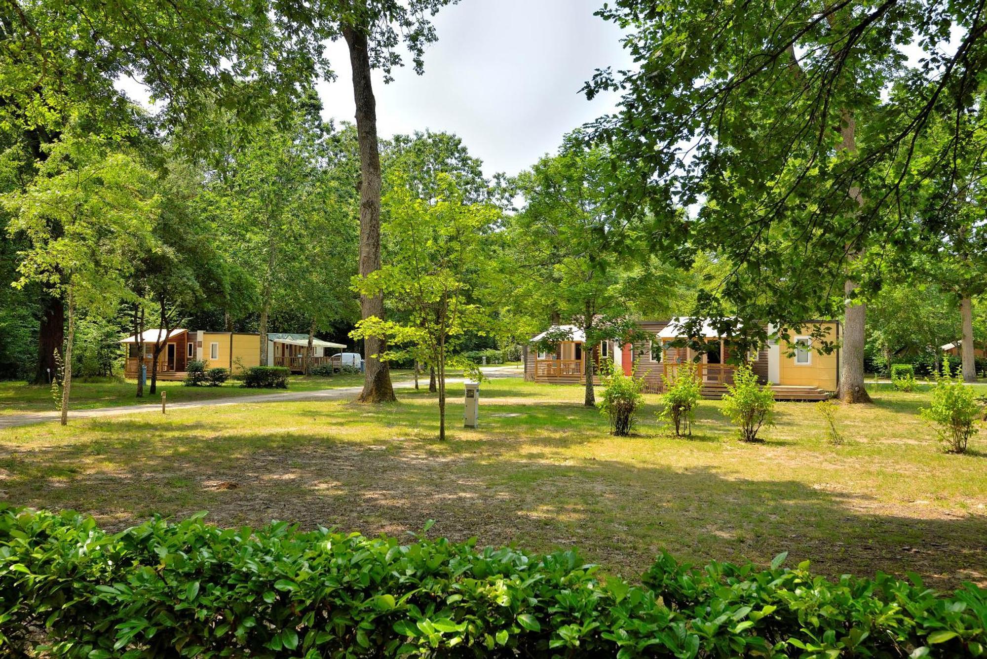Camping Etang De La Vallee Combreux Kültér fotó