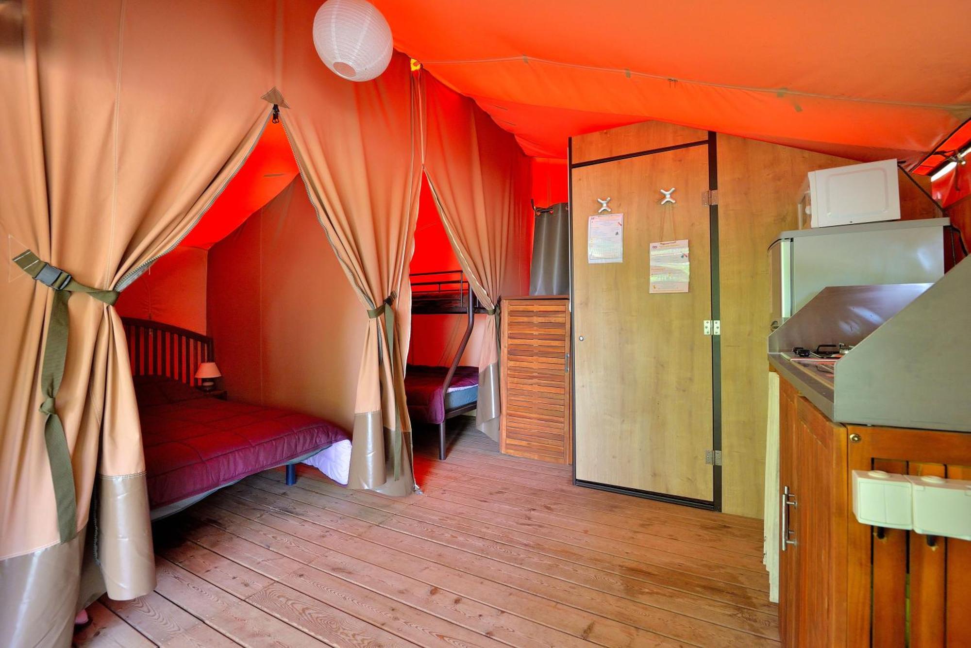 Camping Etang De La Vallee Combreux Szoba fotó
